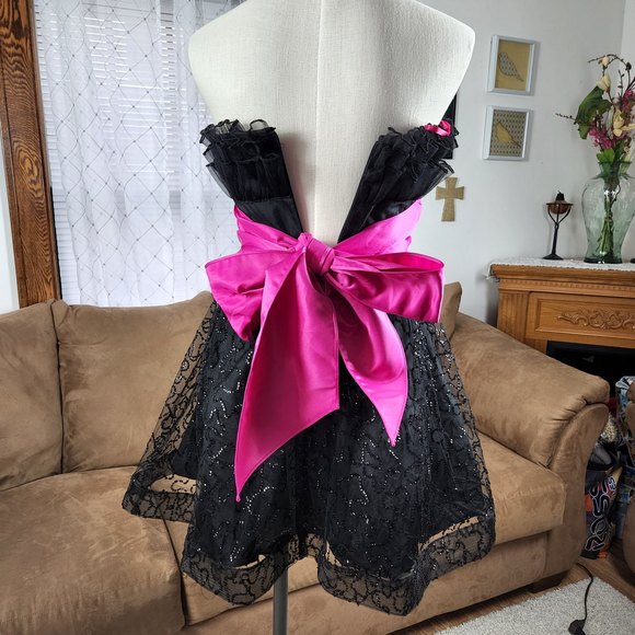 Betsey Johnson Black Sequined Dress Y2k Pink Bow Size 4 - like new - Picture 4 of 7